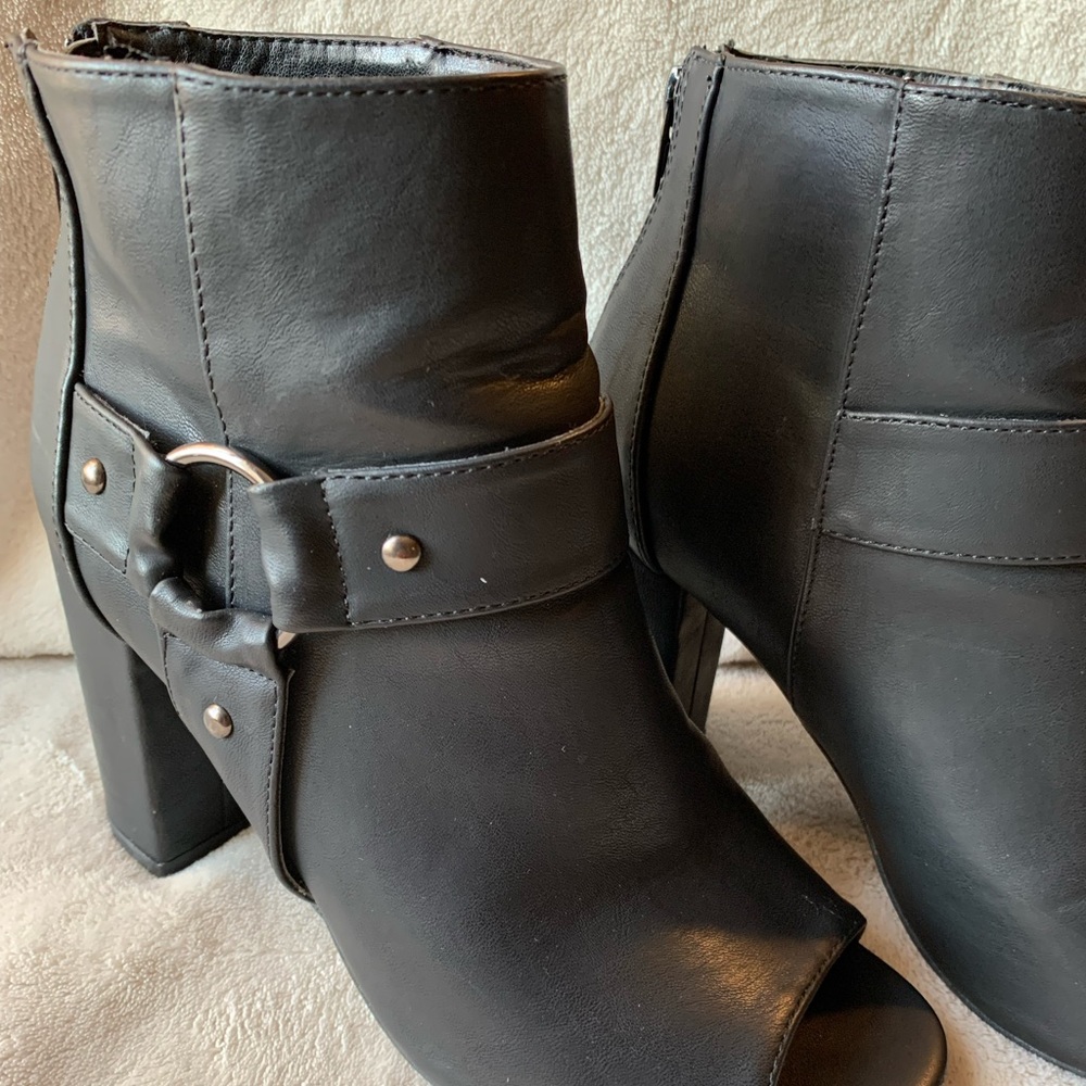 Dolce By Mojo Moxy Open Toes Booties Size 7 - image 2